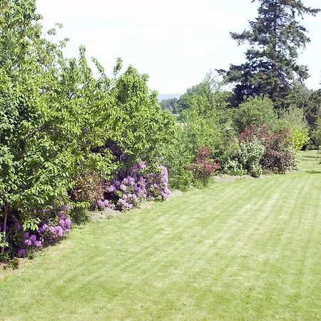 B&B La Nesliere D'hotes Bio Saint-Symphorien-des-Monts