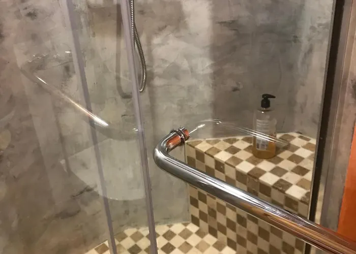 La Nesliere D'hotes Bio Bed & Breakfast