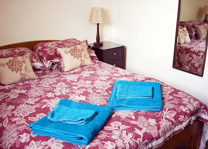 La Nesliere D'hotes Bio Bed & Breakfast