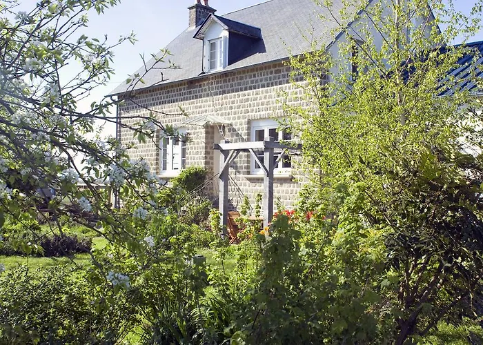 La Nesliere D'hotes Bio * Saint-Symphorien-des-Monts